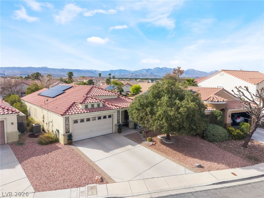 5569 Johnny Holiday Street