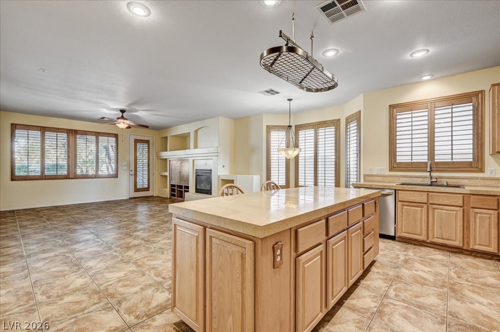 476 Dynacraft Street