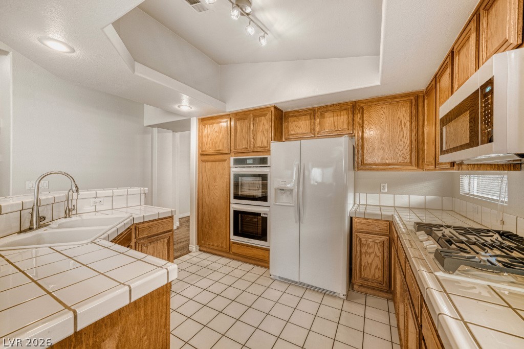 9529 Mountainair Avenue