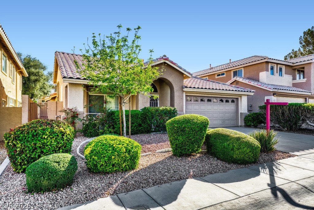 9529 Mountainair Avenue