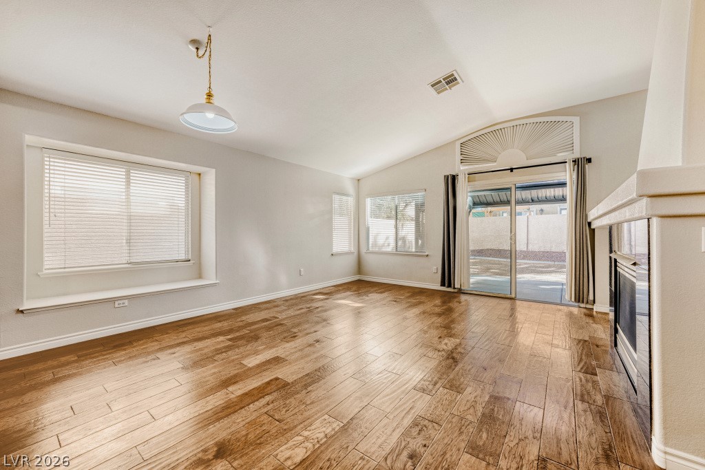 9529 Mountainair Avenue