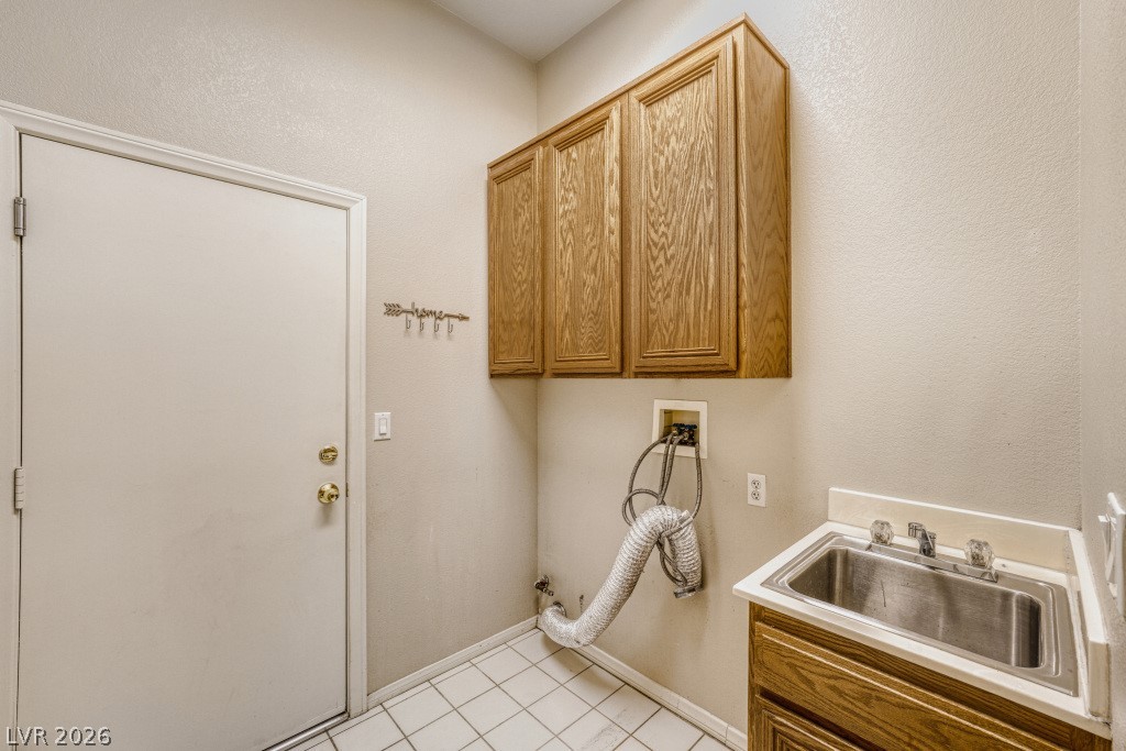 9529 Mountainair Avenue