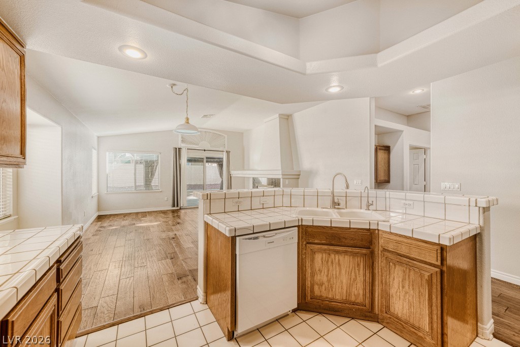 9529 Mountainair Avenue