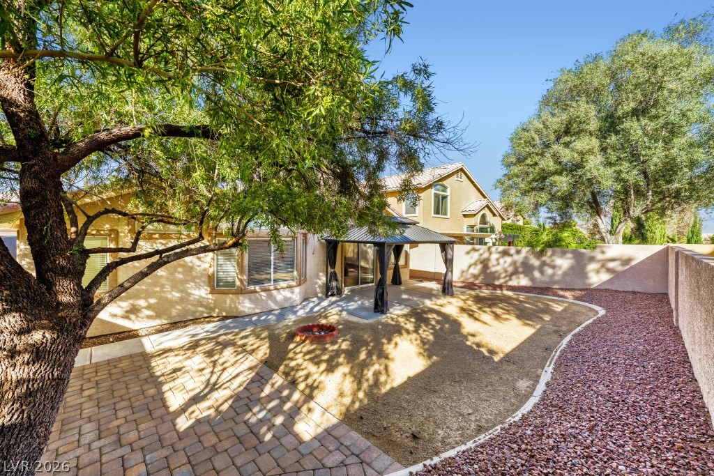 9529 Mountainair Avenue