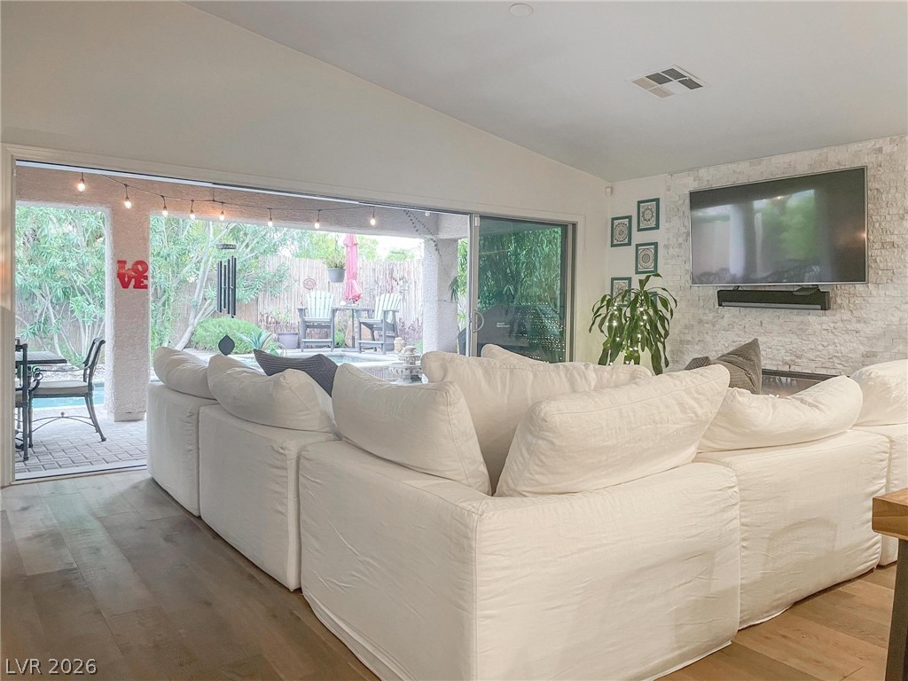 956 Puerta Del Sol Drive