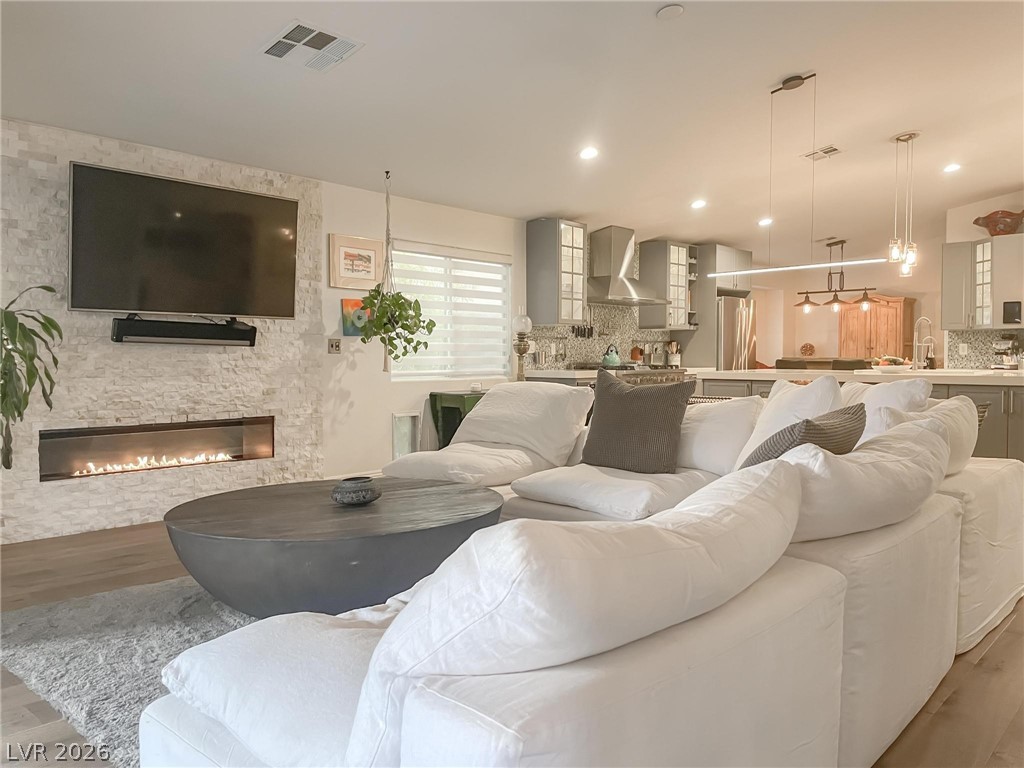 956 Puerta Del Sol Drive