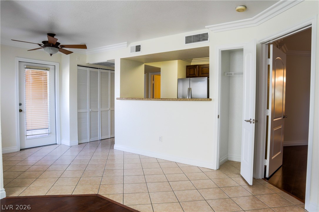 8101 West Flamingo Road 1001