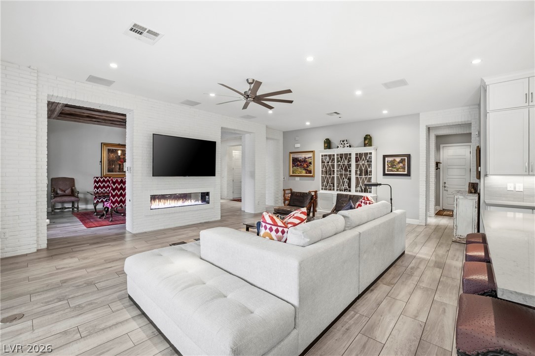 272 Tarragona Breeze Avenue