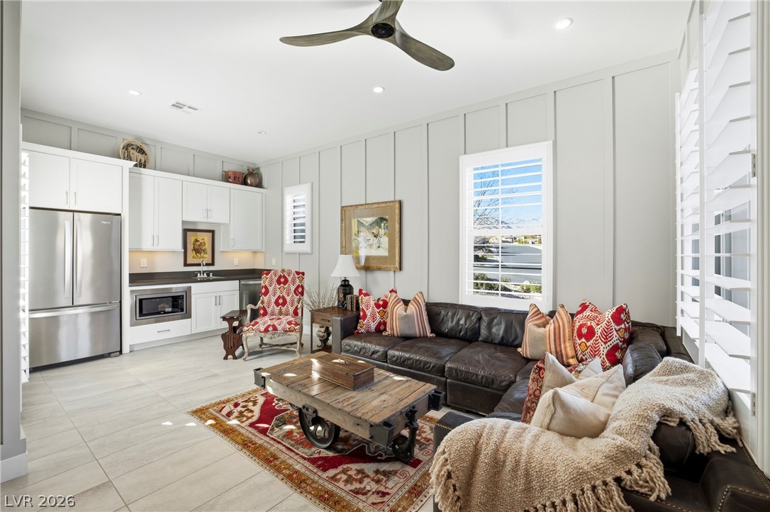 272 Tarragona Breeze Avenue