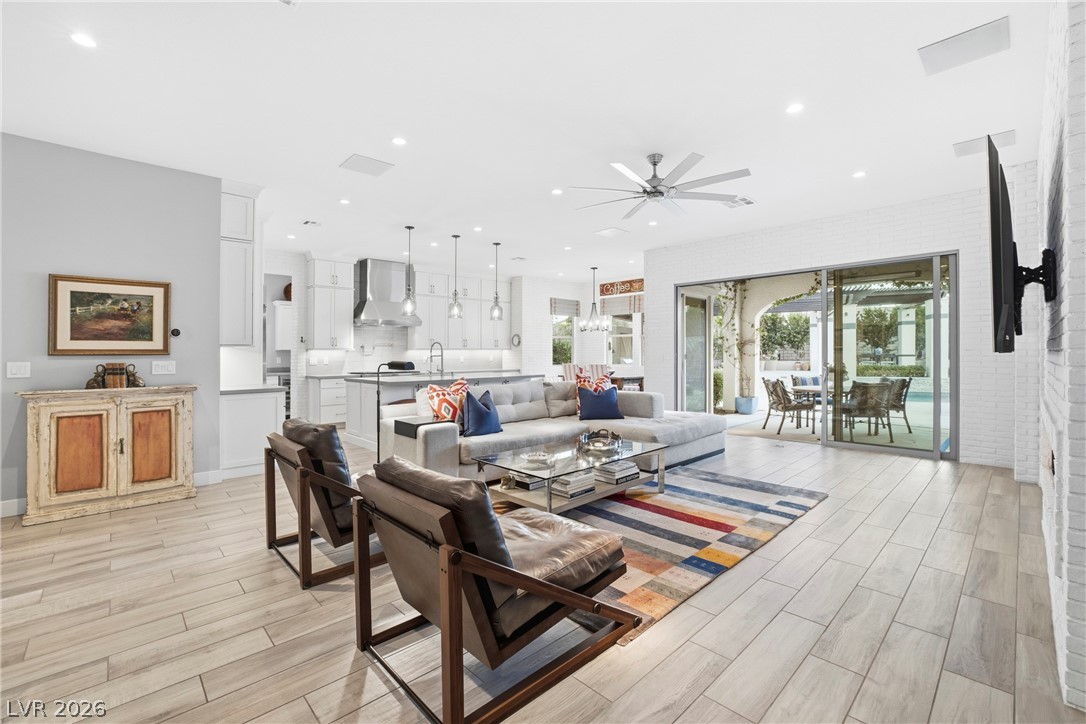 272 Tarragona Breeze Avenue