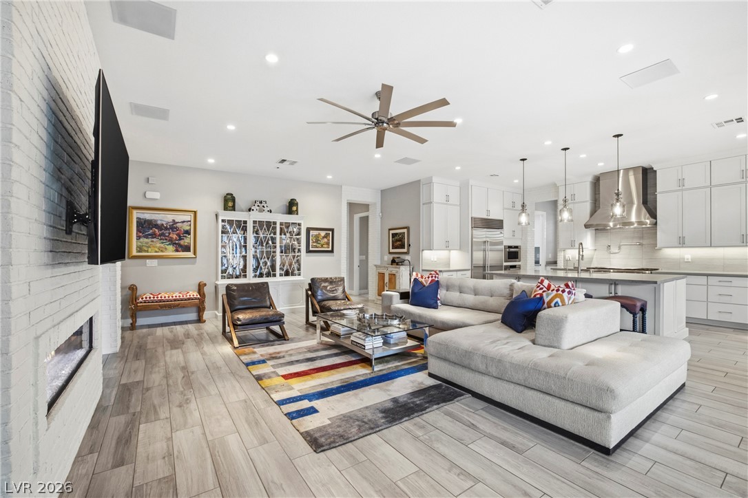 272 Tarragona Breeze Avenue