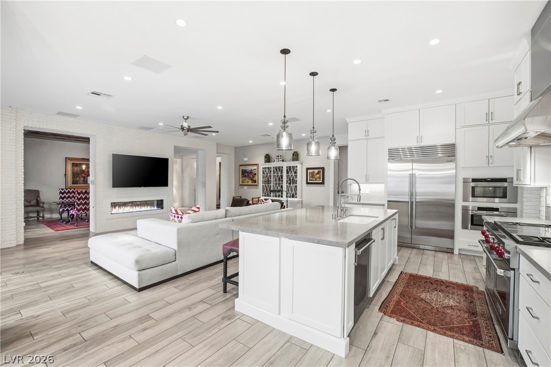 272 Tarragona Breeze Avenue