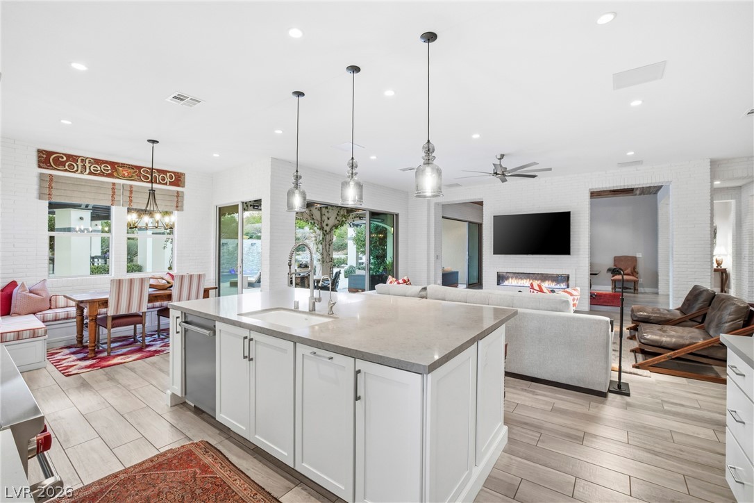 272 Tarragona Breeze Avenue