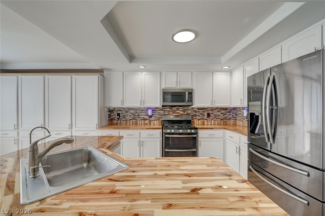 8713 Country View Avenue