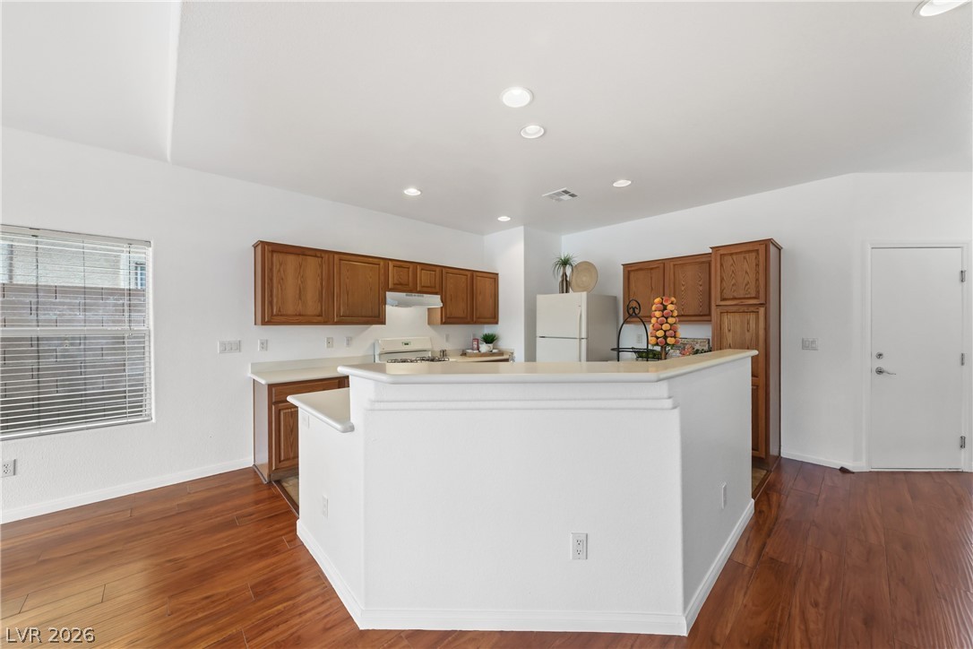 9445 Solitude Canyon Avenue