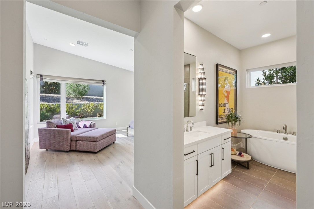 461 Vista Sunset Avenue