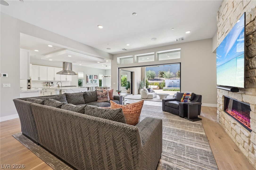 461 Vista Sunset Avenue