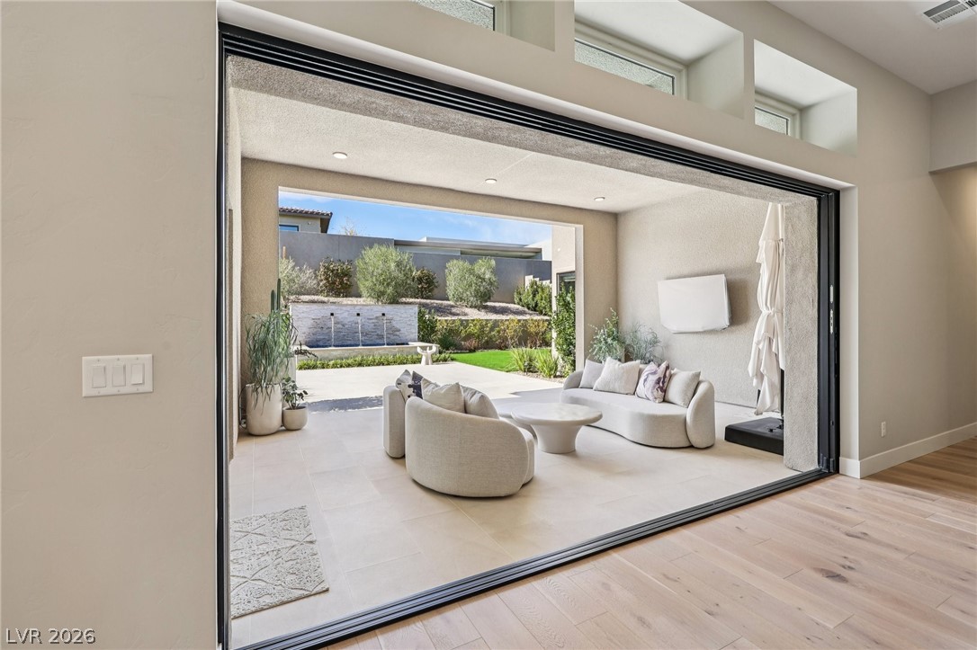 461 Vista Sunset Avenue