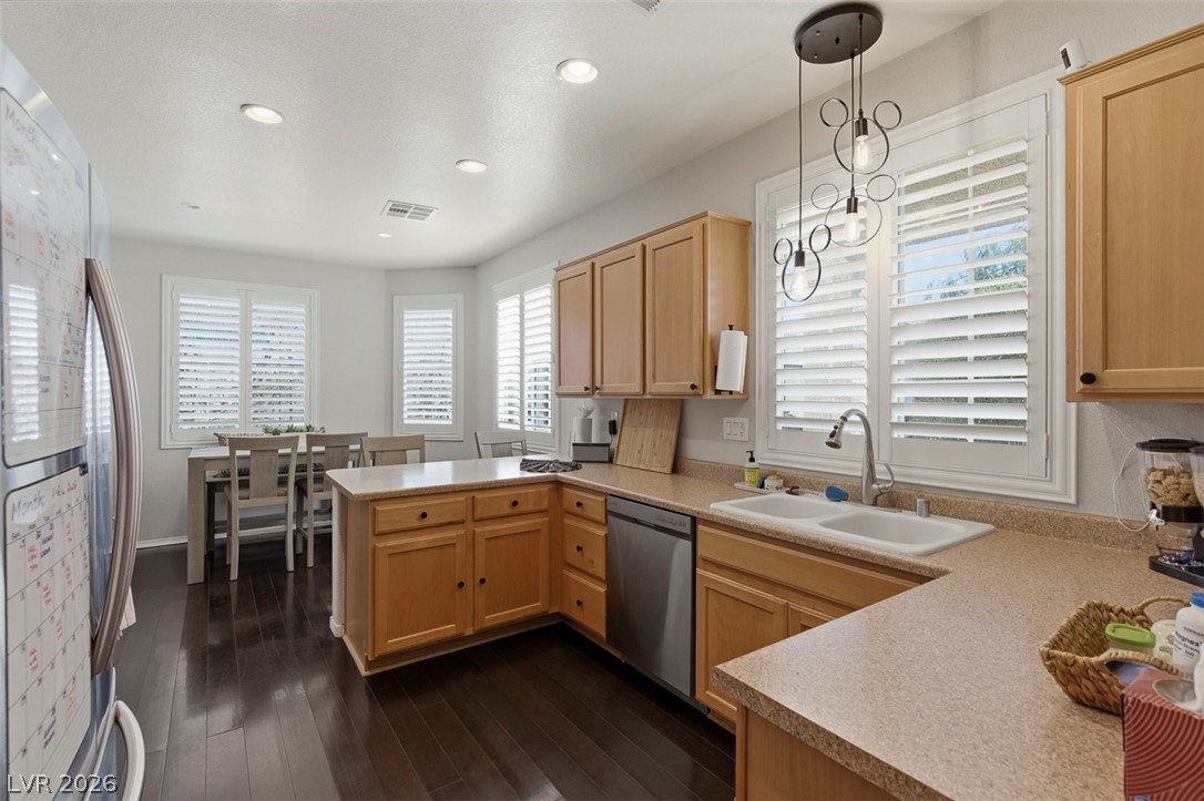 8375 Aspen Village Street