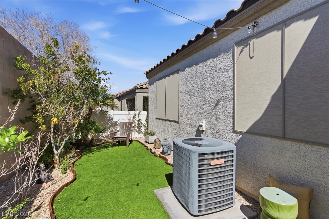 8375 Aspen Village Street