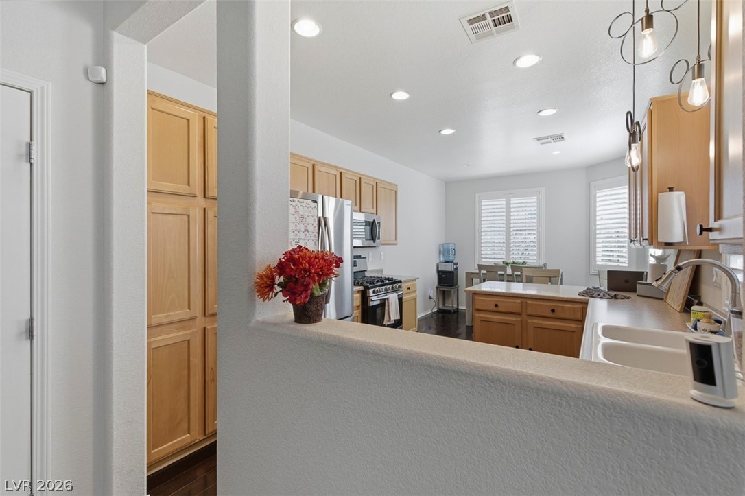 8375 Aspen Village Street