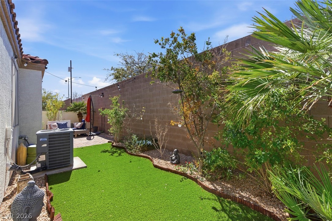 8375 Aspen Village Street