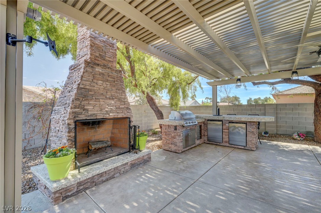 5761 Speaking Rock Avenue