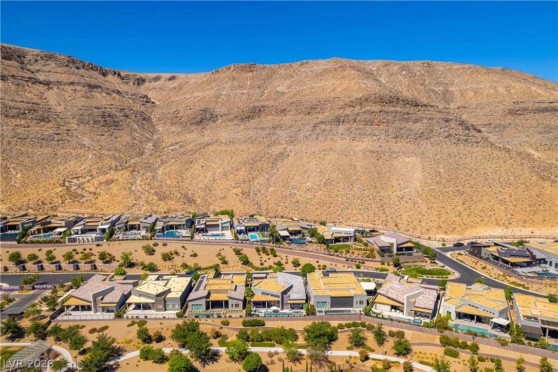 6178 Petroglyph Avenue