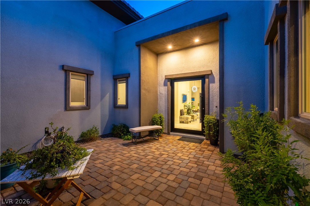 6178 Petroglyph Avenue