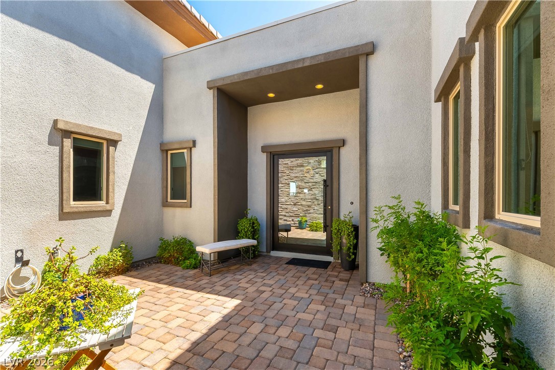 6178 Petroglyph Avenue