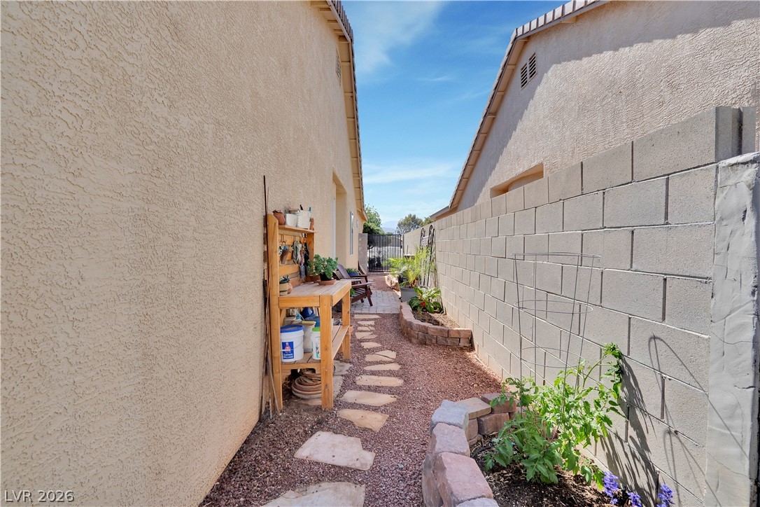 7228 Rustic Meadow Street