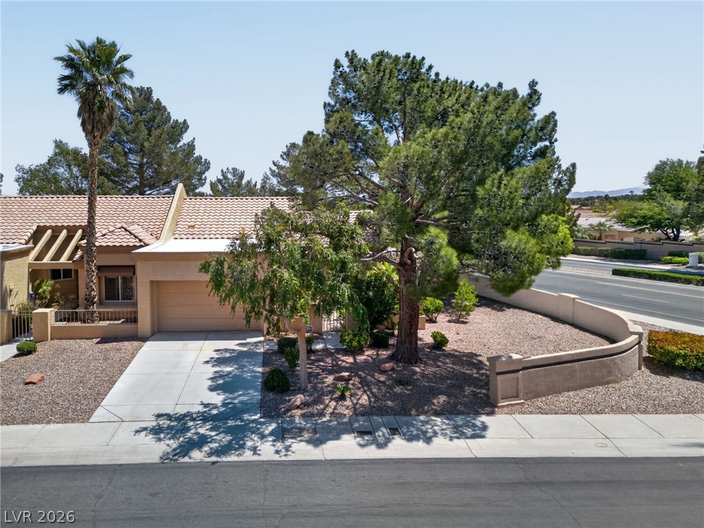 2828 Billy Casper Drive