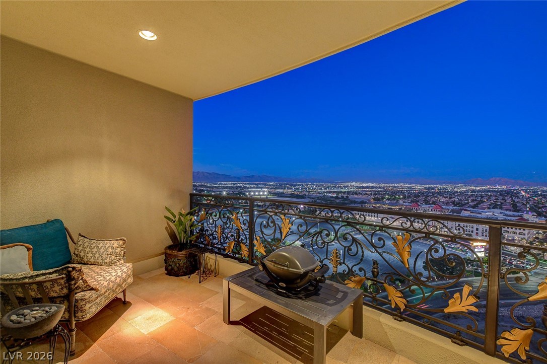 9101 Alta Drive 1406