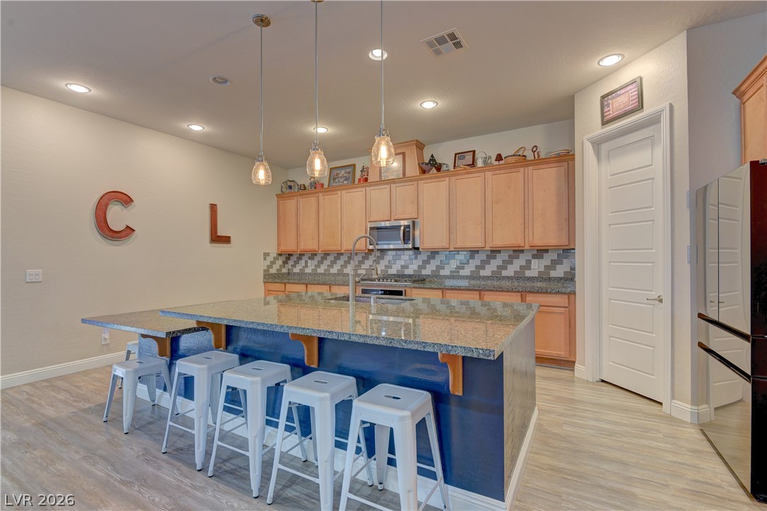 5967 Yellow Ridge Avenue