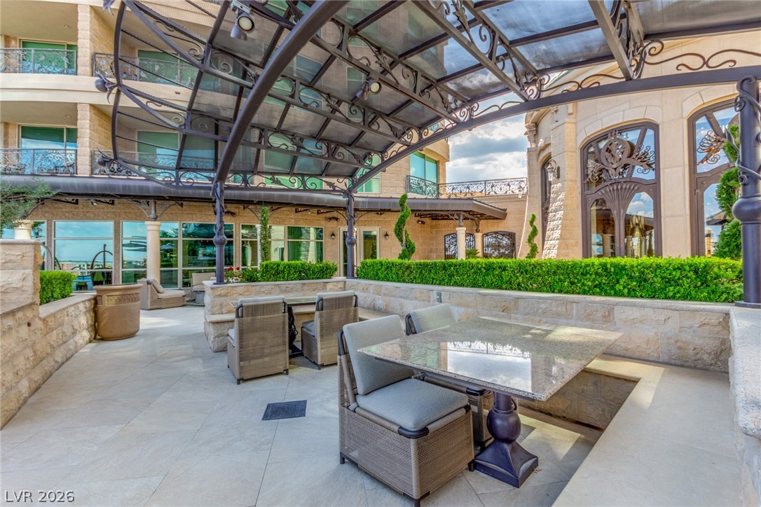 9101 Alta Drive 203
