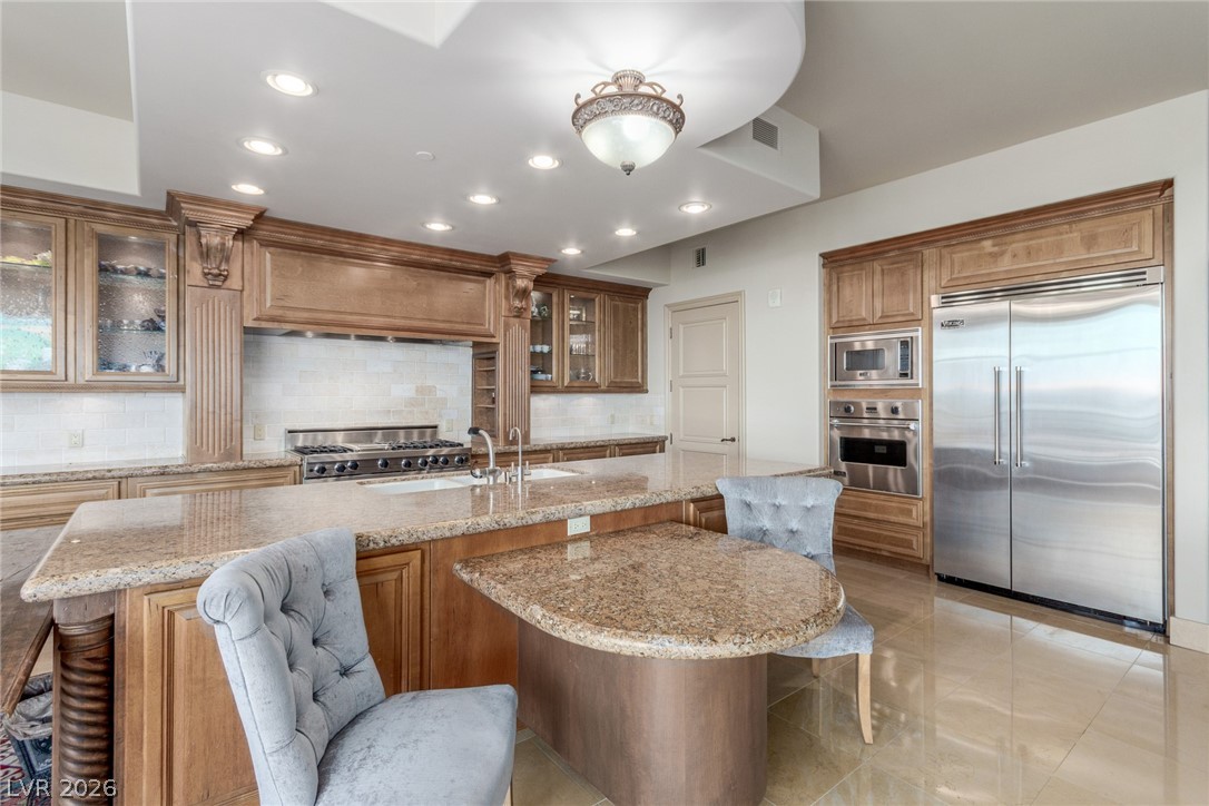 9101 Alta Drive 203