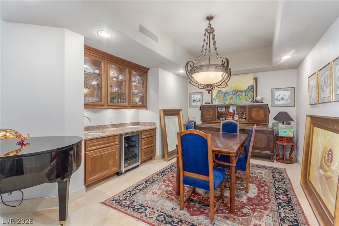 9101 Alta Drive 203