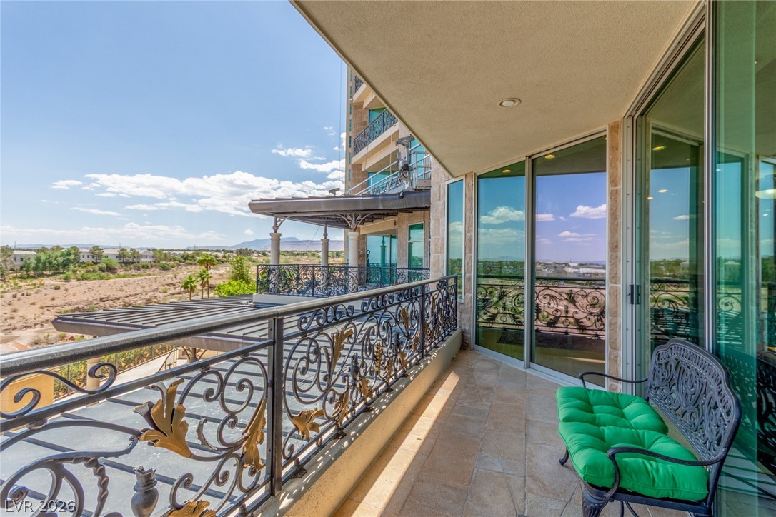 9101 Alta Drive 203