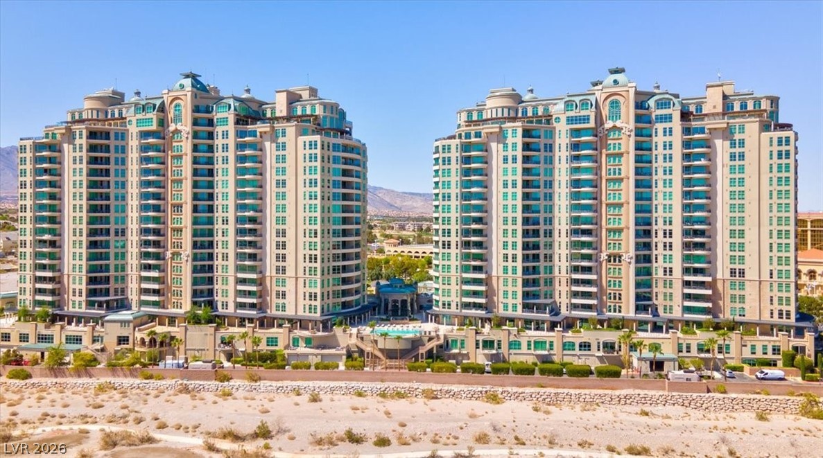 9101 Alta Drive 203