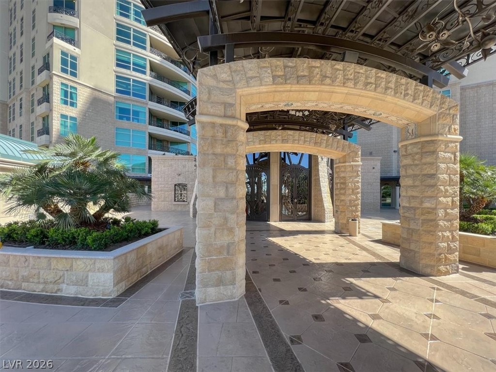 9101 Alta Drive 203