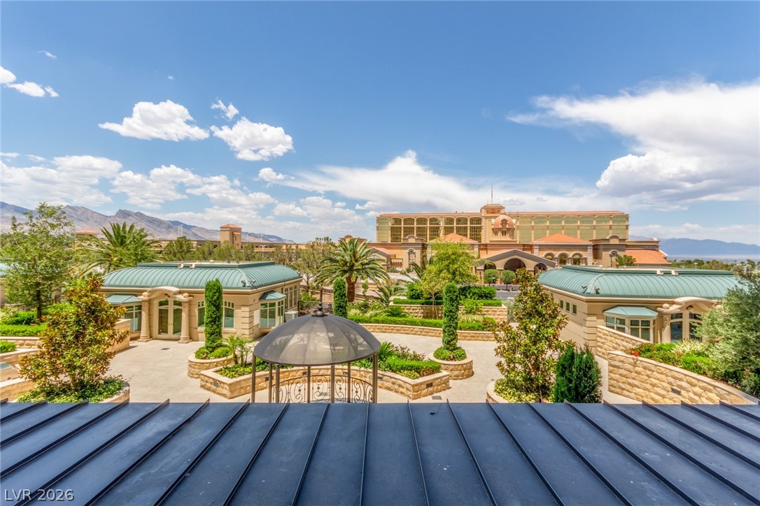 9101 Alta Drive 203