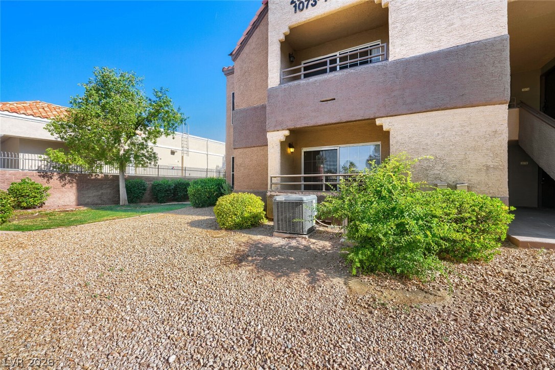 2200 South Fort Apache Road 1073