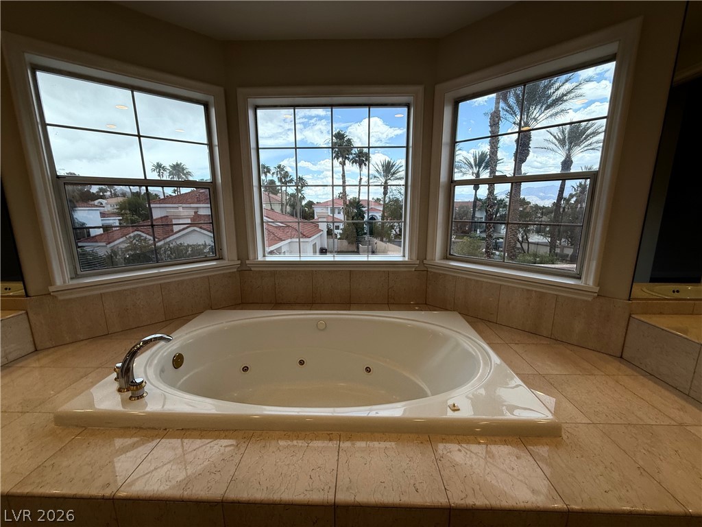 8112 Sapphire Bay Circle