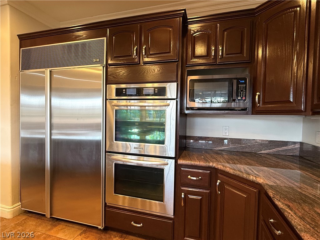 8112 Sapphire Bay Circle