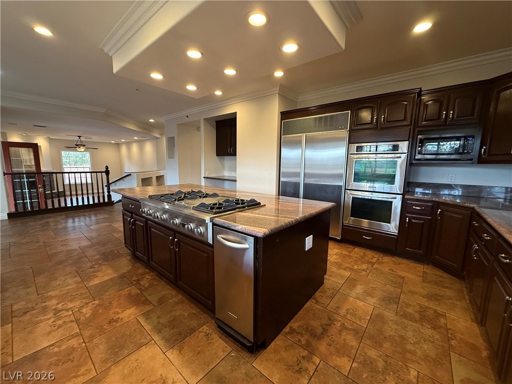8112 Sapphire Bay Circle