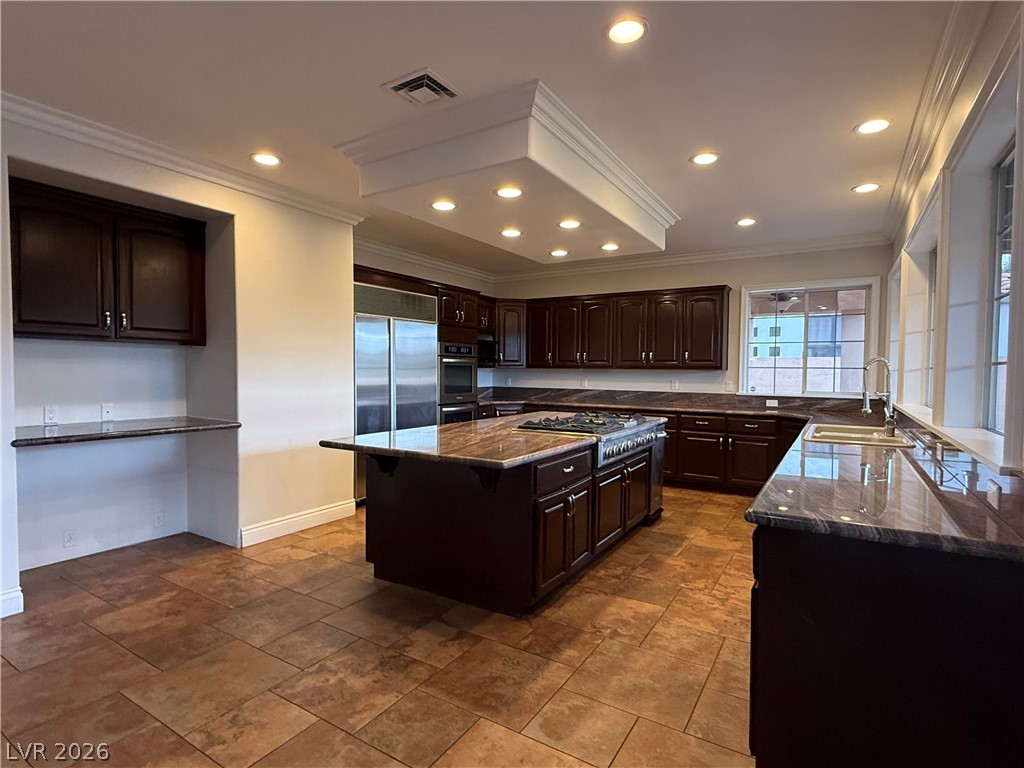 8112 Sapphire Bay Circle