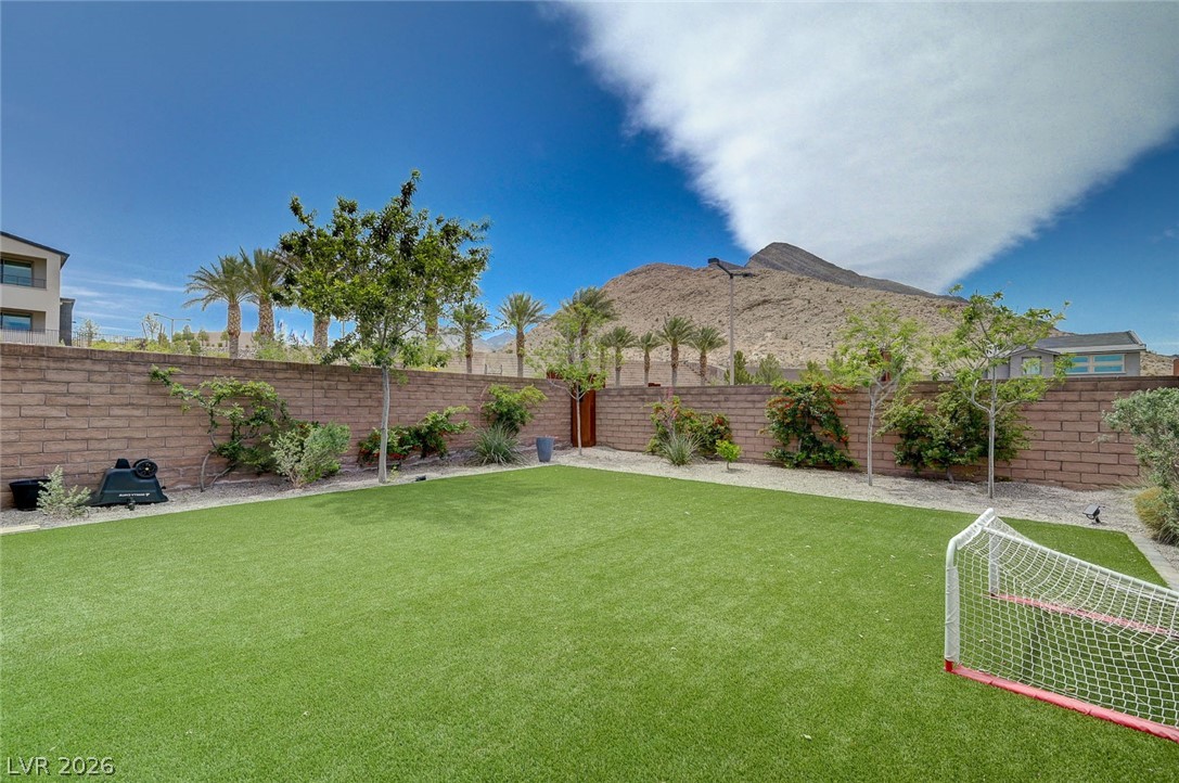 2557 Iron Crest Lane