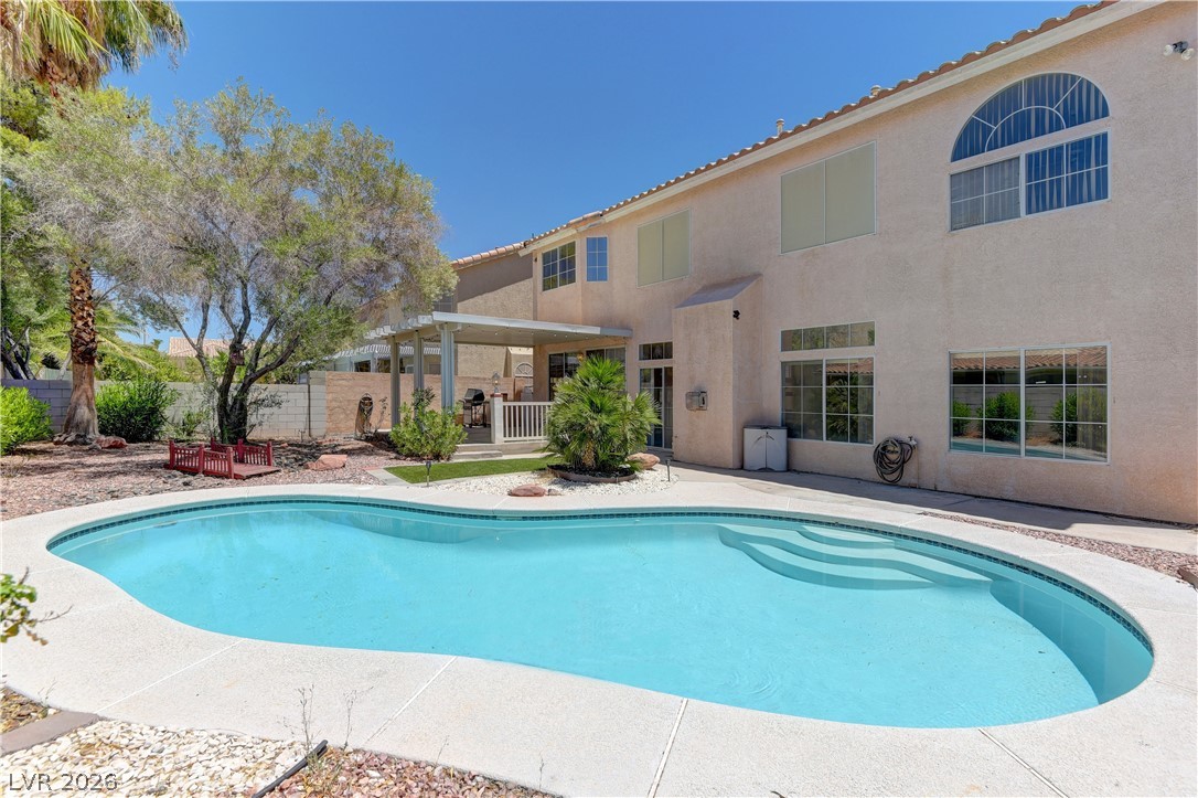 11 Old Lake Circle