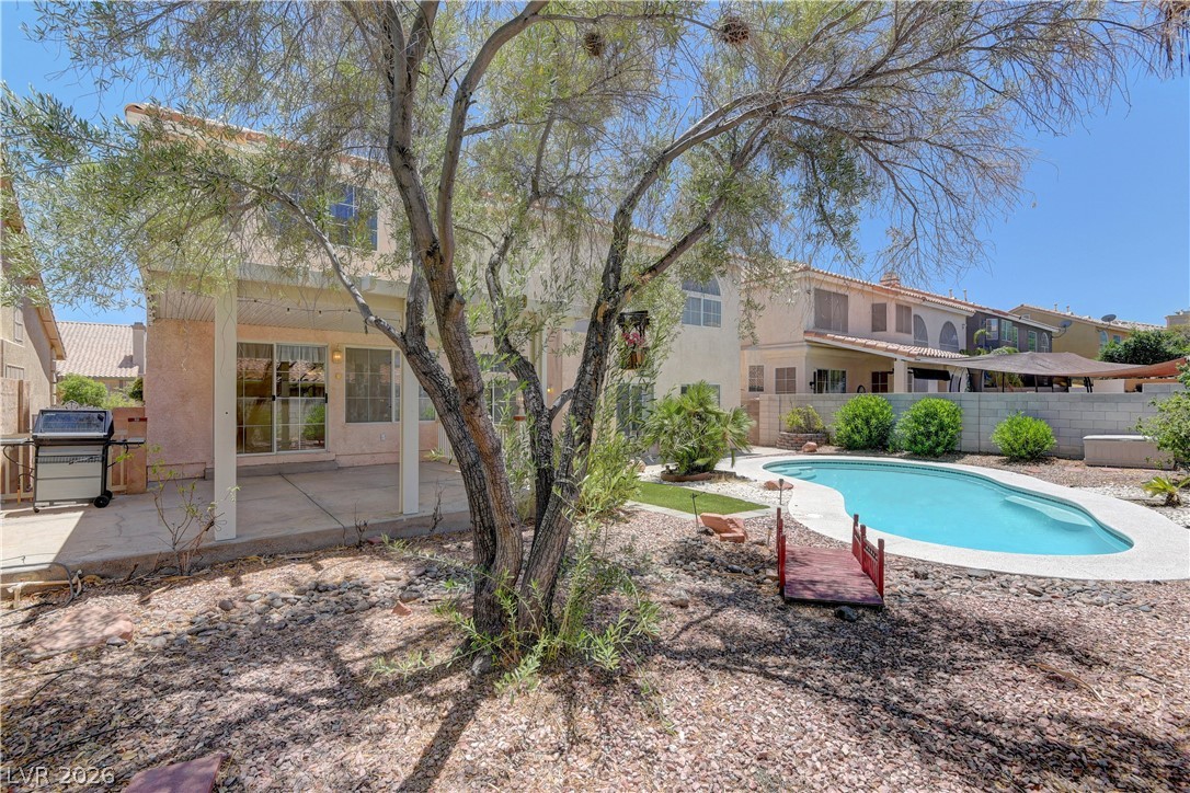 11 Old Lake Circle