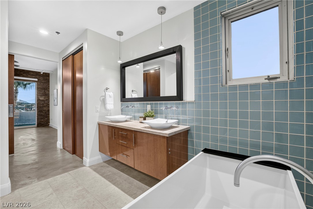 11441 Allerton Park Drive 401